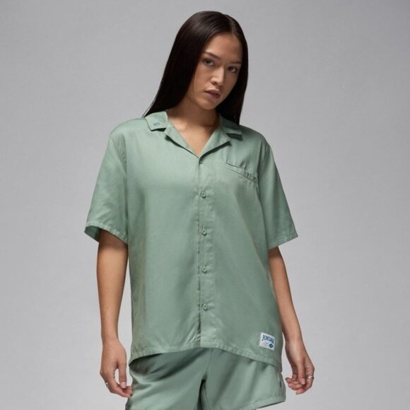 NWT JORDAN Women's Top Button Up Shirt MEDIUM Lyocell Flight Classics FN5763-304 - Picture 1 of 12